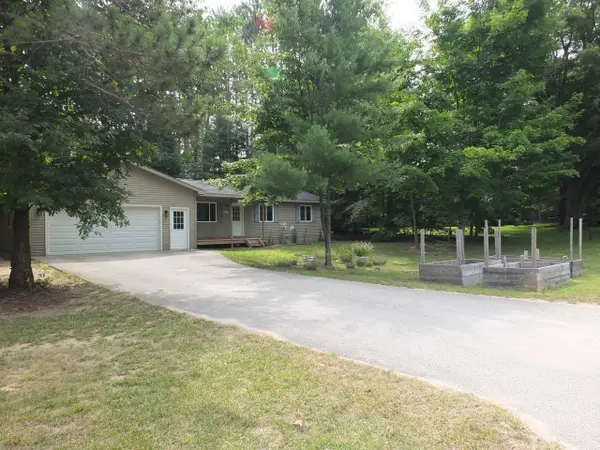 6211 Bellows Lake RD, LakeAnn, MI 49650