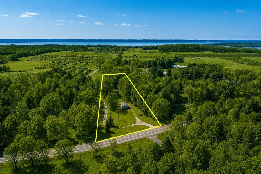 11153 Center, Peninsula, MI 49686 - #2