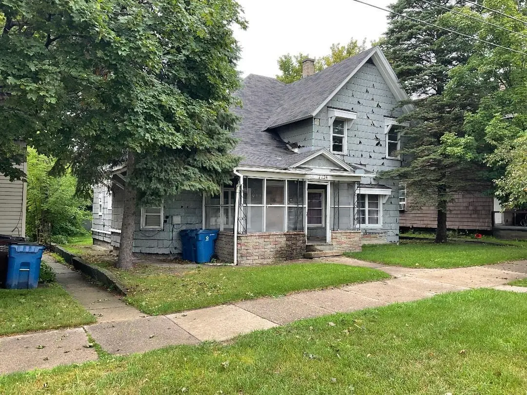 124 W Pine ST, Cadillac, MI 49601 - #1