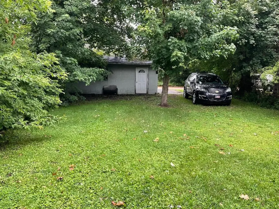 124 W Pine ST, Cadillac, MI 49601 - #3