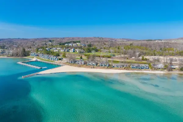 758 Waypoint CIR, SuttonsBay, MI 49682