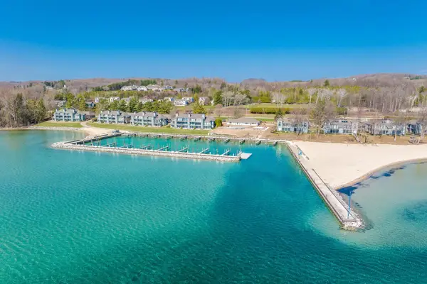 760 Waypoint, SuttonsBay, MI 49682