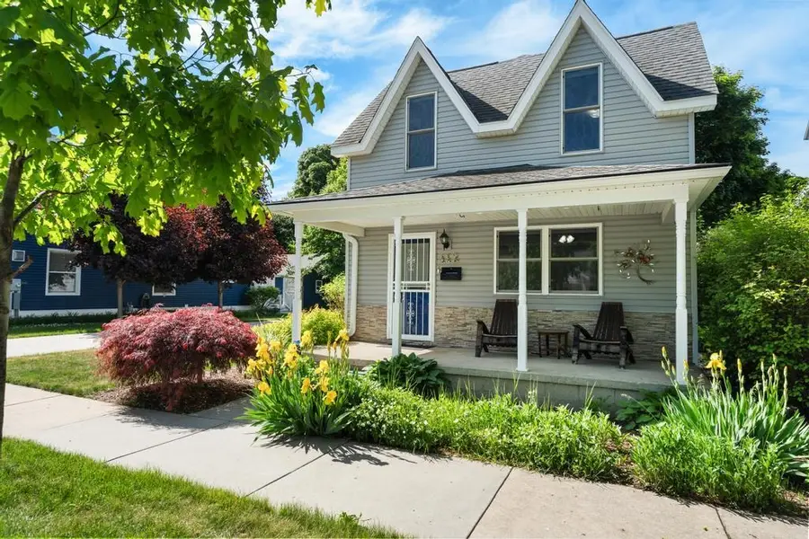 112 W Lincoln, Charlevoix, MI 49720 - #2