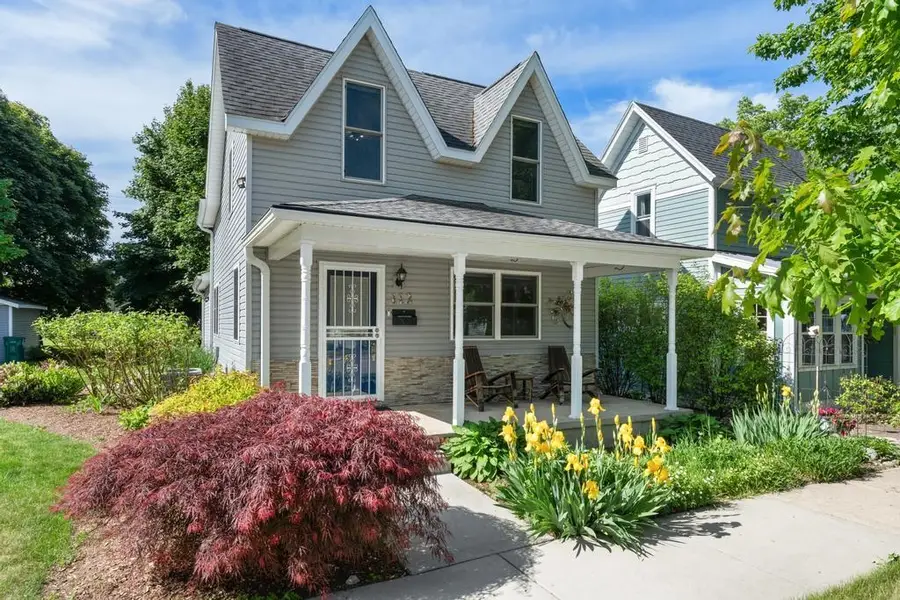 112 W Lincoln, Charlevoix, MI 49720 - #3