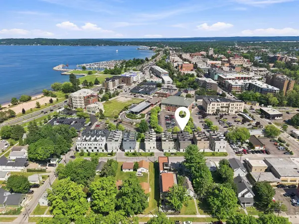 128 Gillis ST, TraverseCity, MI 49684