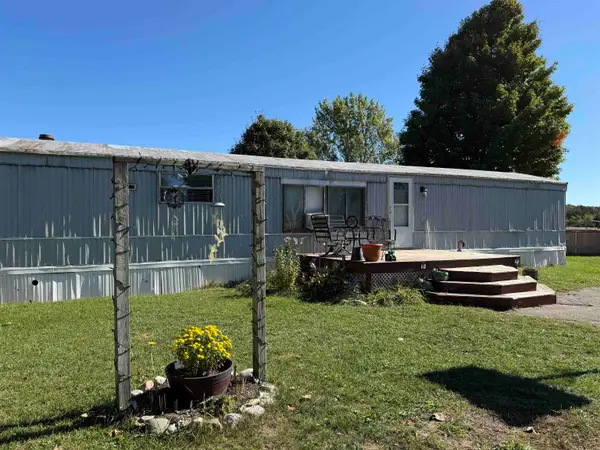 5793 W Blair Townhall RD, Grawn, MI 49637