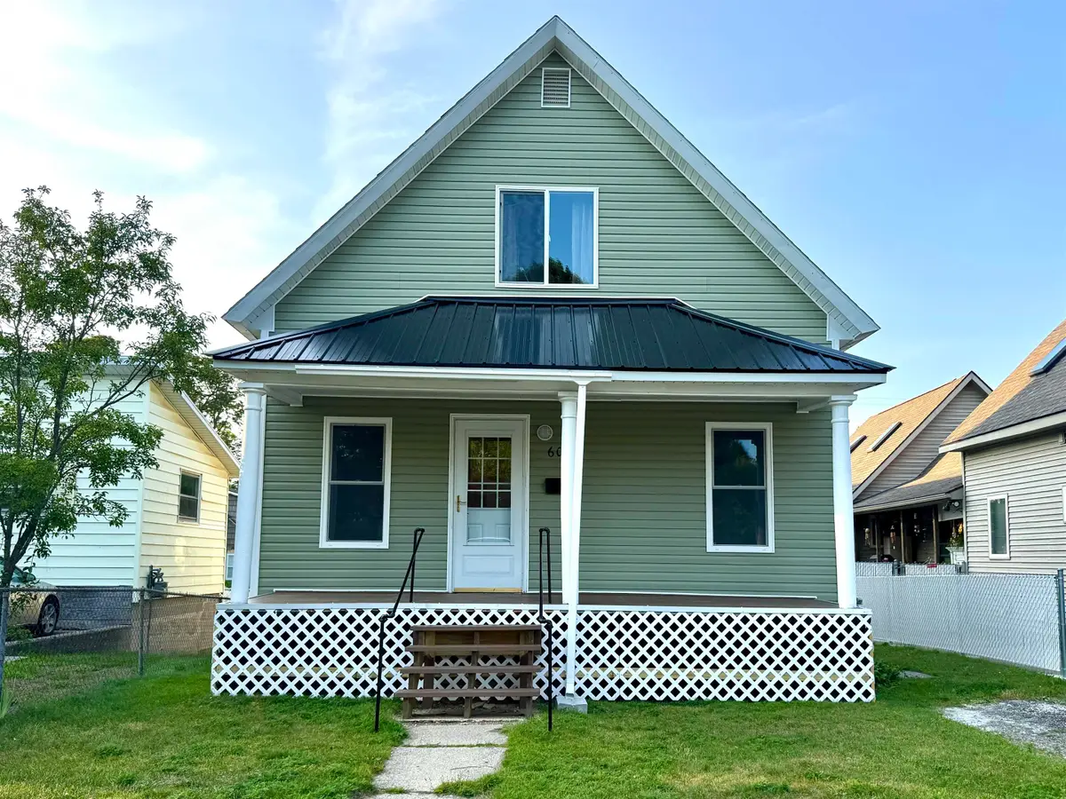 605 E Garfield ST, Cadillac, MI 49601 - #1