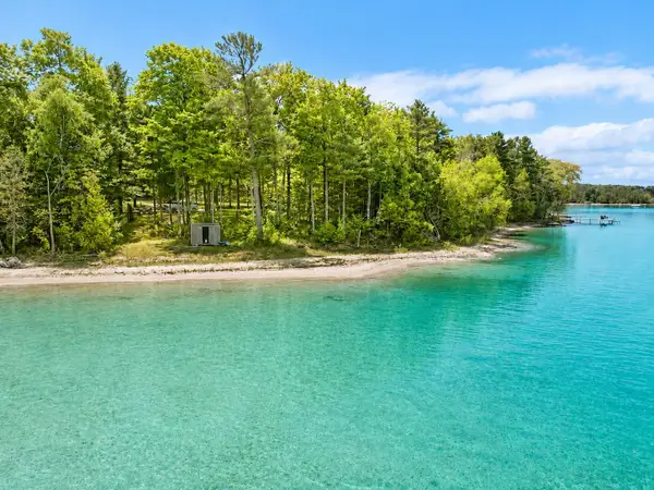 737 S Stony Point, SuttonsBay, MI 49682