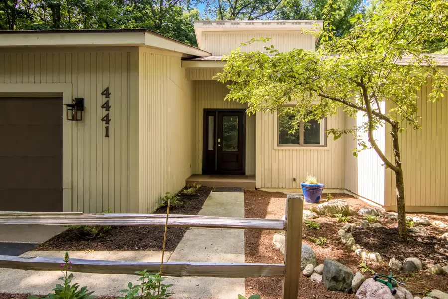 4441 E Timberwood DR, Acme, MI 49686 - #2
