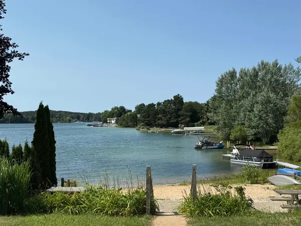 708 Meadow DR, TraverseCity, MI 49685