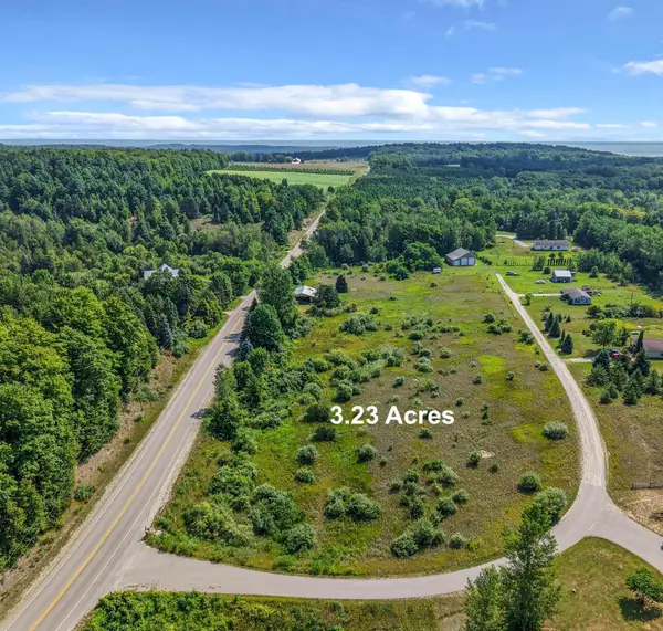 E Pobuda RD, SuttonsBay, MI 49682