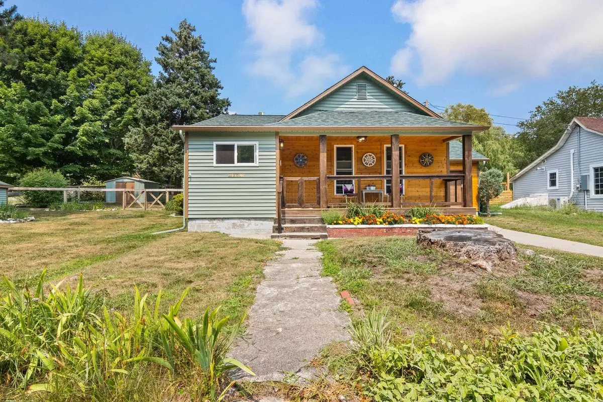 915 Elm, Frankfort, MI 49635 - #1