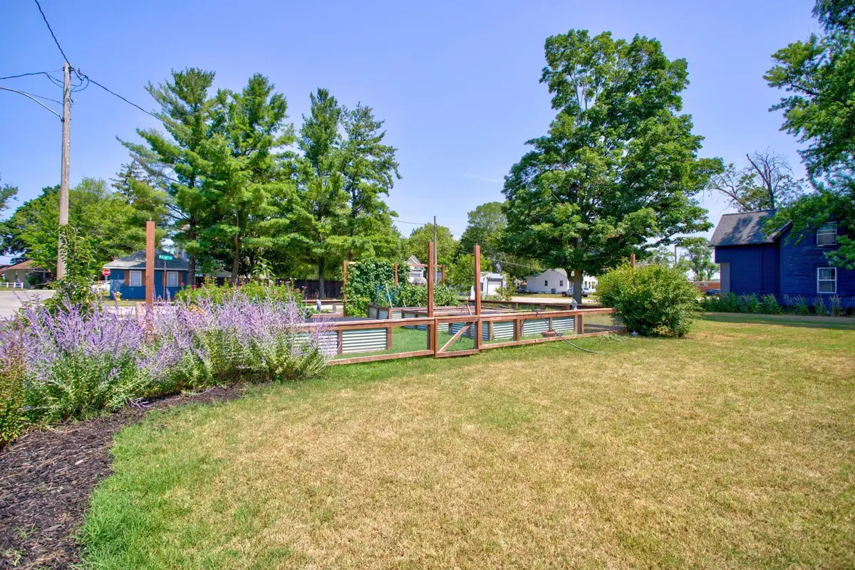 588 W 18th, Holland, MI 49423 - #1