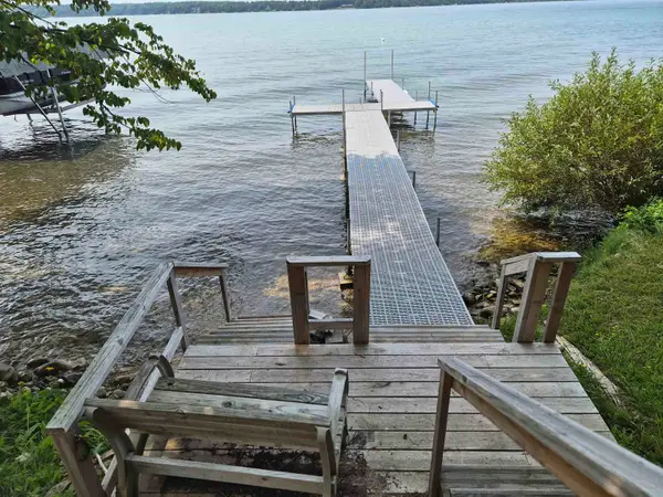 10331 Mapleview DR, CentralLake, MI 49622