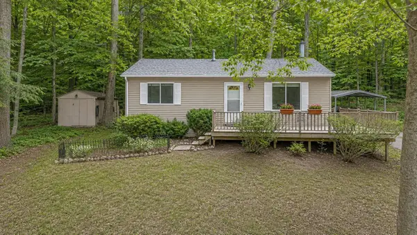 1392 Valley, TraverseCity, MI 49685