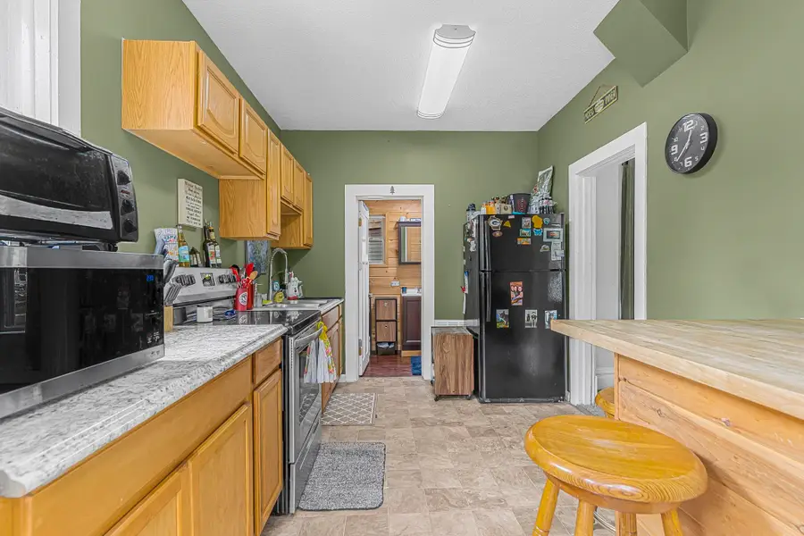 328 Howard ST, Cadillac, MI 49601 - #2