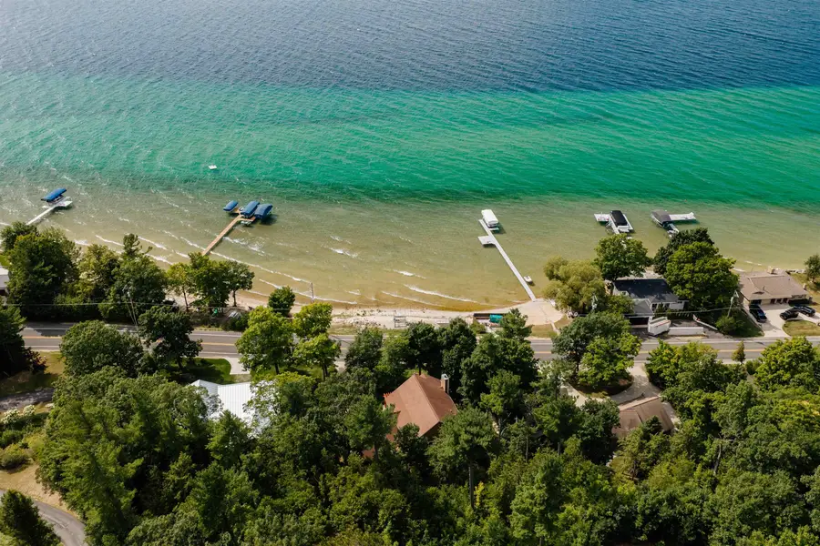6860 Peninsula DR, Peninsula, MI 49686 - #3