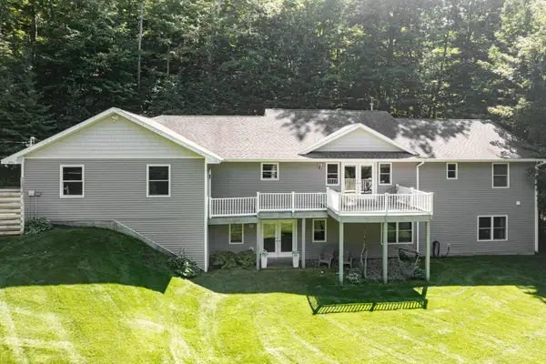 4301 W Burdickville RD, MapleCity, MI 49664