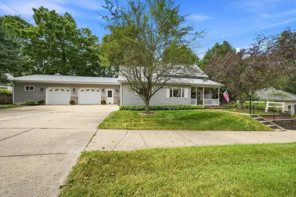 1126 Laurel ST, Cadillac, MI 49601