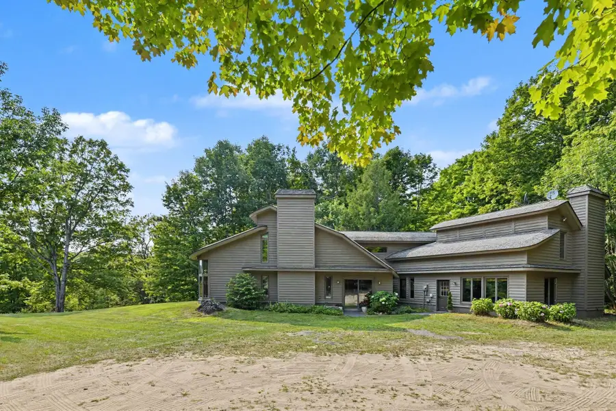 715 Sequanota, Eveline, MI 49727 - #2