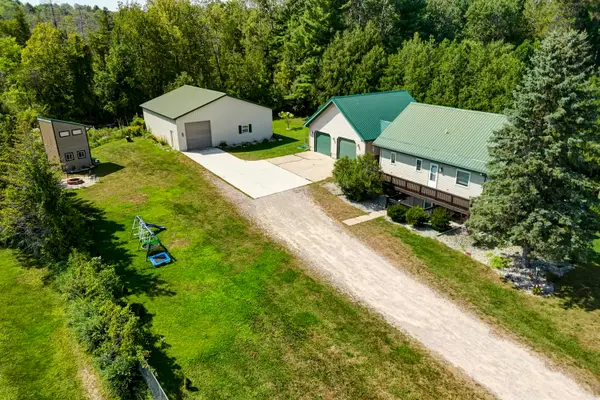 8224 S Schomberg, Cedar, MI 49616