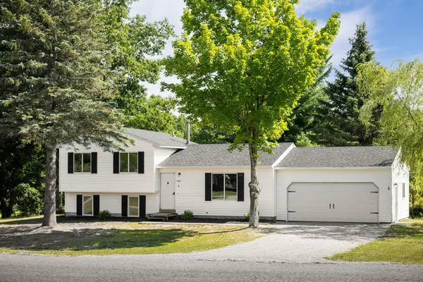 3880 Whispering Oaks, TraverseCity, MI 49696