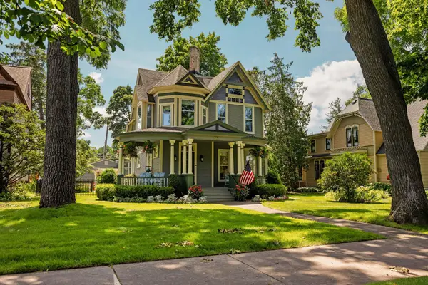 213 Sixth, TraverseCity, MI 49684