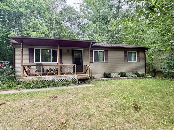 2895 Artist, Interlochen, MI 49643