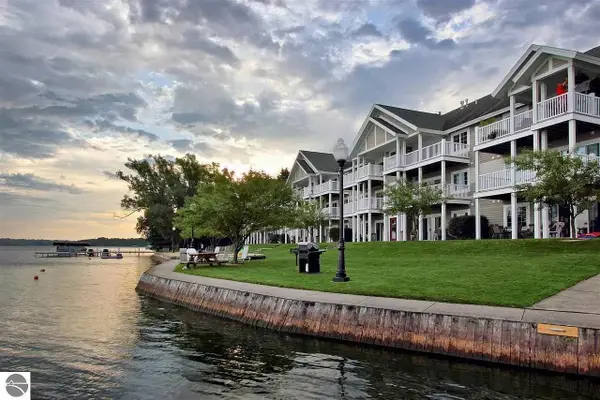 1246 Sunnyside, Cadillac, MI 49601