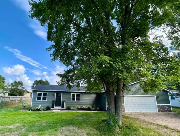 4358 S Manor Wood, TraverseCity, MI 49685