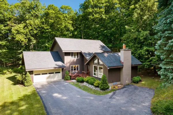 8676 Fairway, Beulah, MI 49617