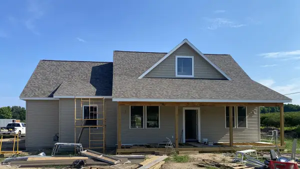 12000 Barkley LN, RapidCity, MI 49676