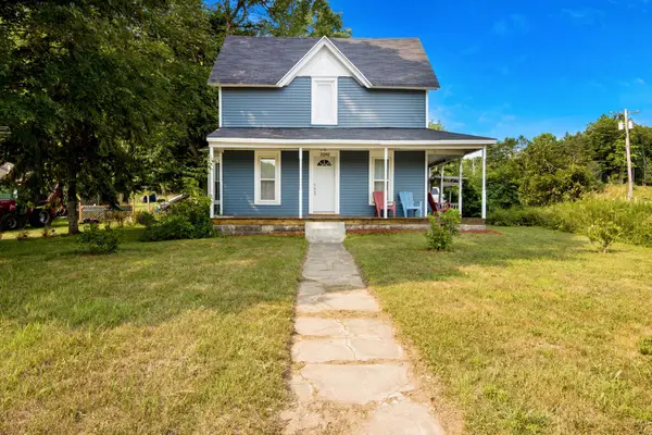 11242 Main, Honor, MI 49640