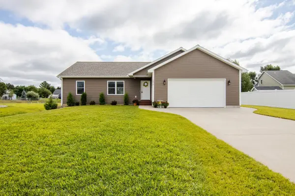 1976 Hansen CIR, TraverseCity, MI 49685
