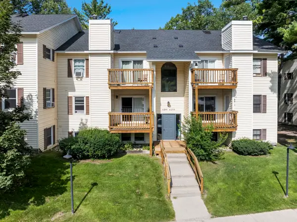 4241 Mitchell Creek, TraverseCity, MI 49686