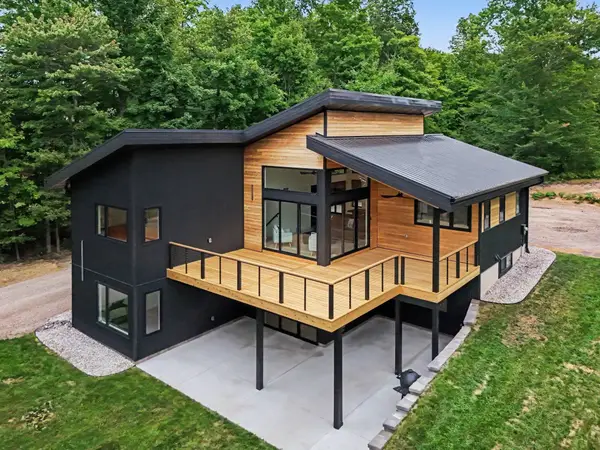 5228 Hanna, Williamsburg, MI 49690