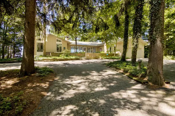 1936 Greenwood, Frankfort, MI 49635