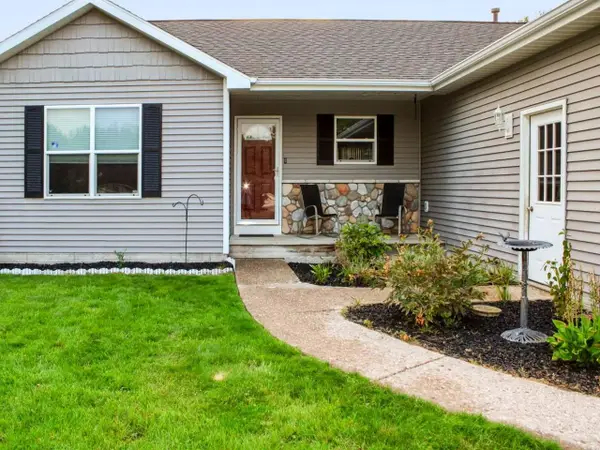 1363 Pollard LN, TraverseCity, MI 49696
