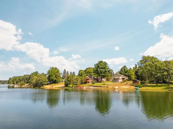 392 Gitchegumee DR, Buckley, MI 49620
