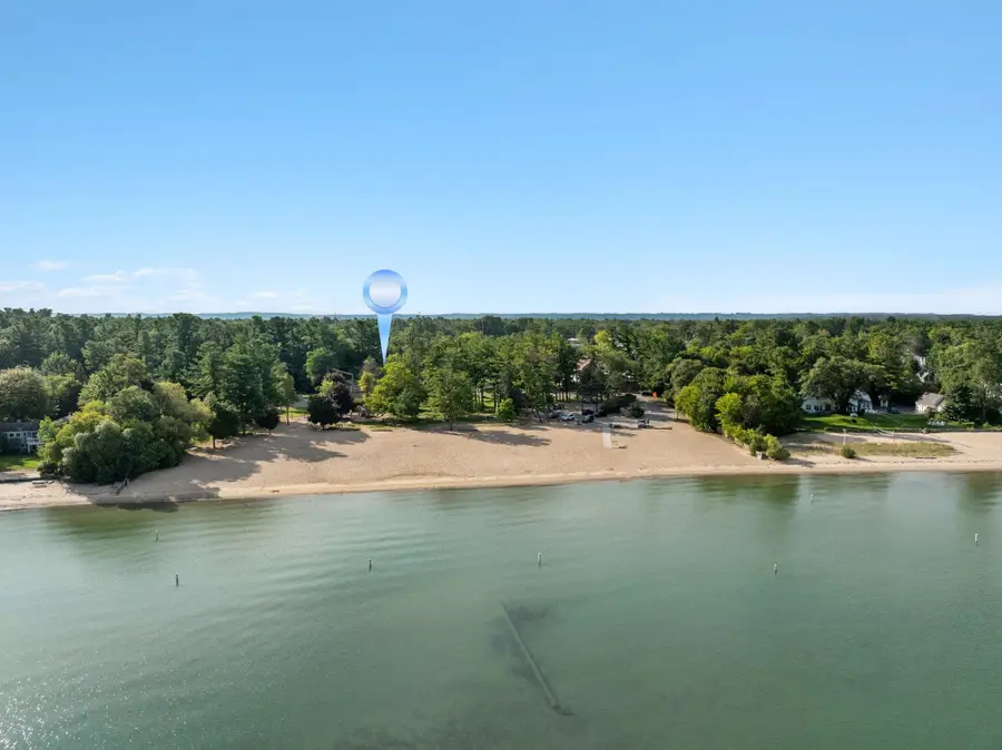 1100 Peninsula, Traverse City, MI 49686 - #3