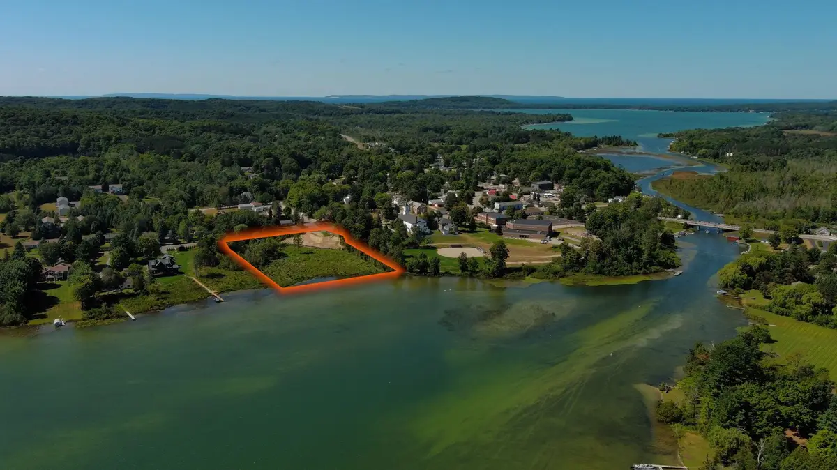 509 S Lake Shore, Leland, MI 49653 - #1
