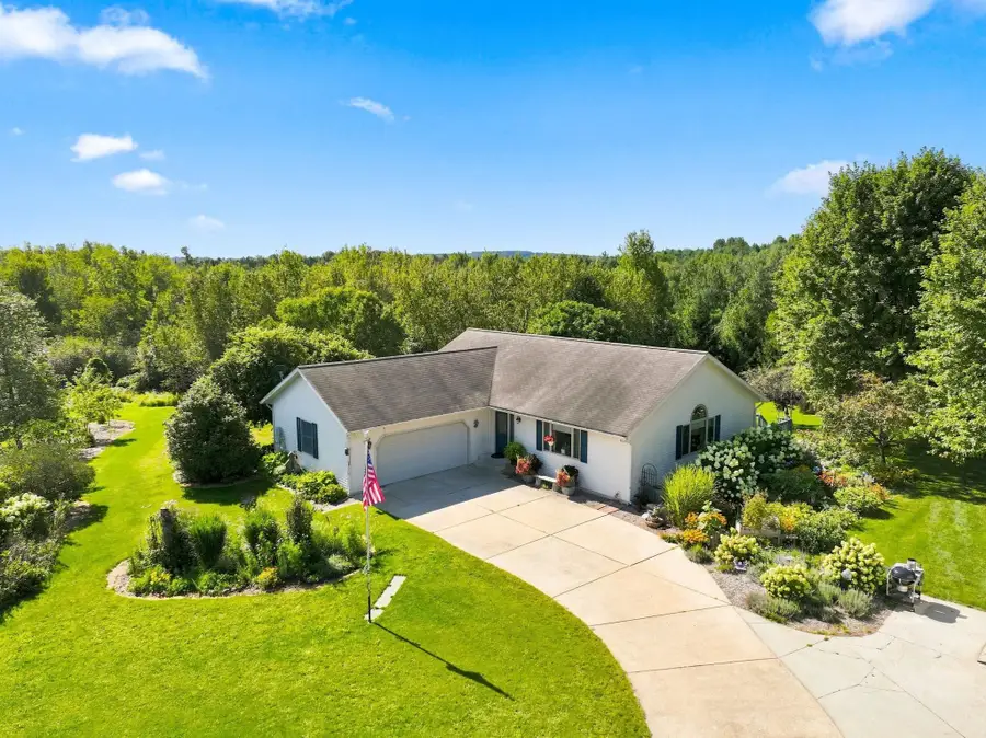 7220 S Jamie DR, McBain, MI 49657 - #2