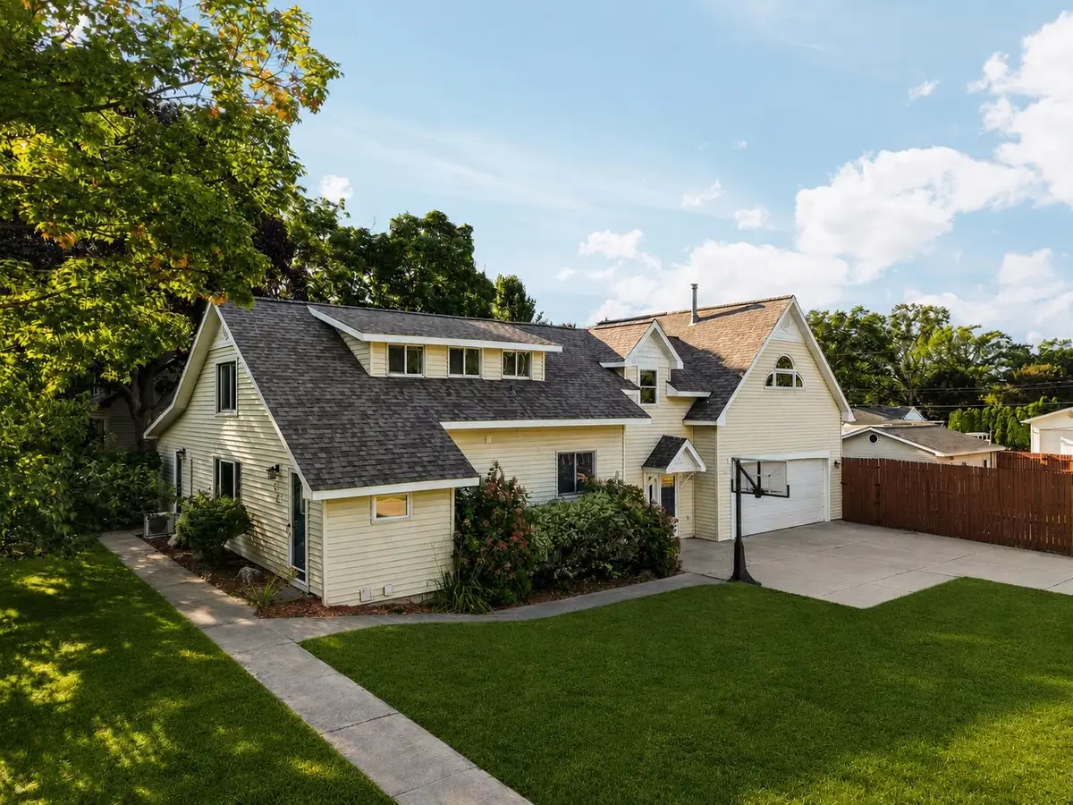 202 Seventeenth ST, Traverse City, MI 49684 - #1