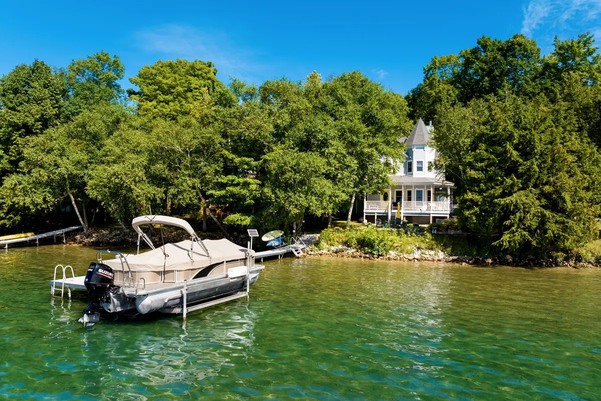 10888 Quin Sig A Mond, Central Lake, MI 49622 - #1
