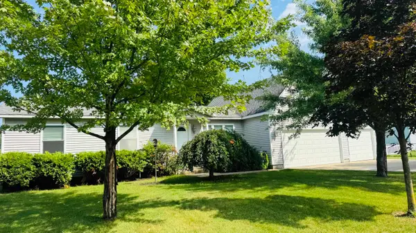 4520 N Manor Wood, TraverseCity, MI 49685
