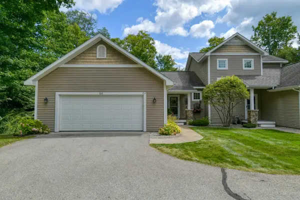 818 N Bay Cliff DR, SuttonsBay, MI 49682
