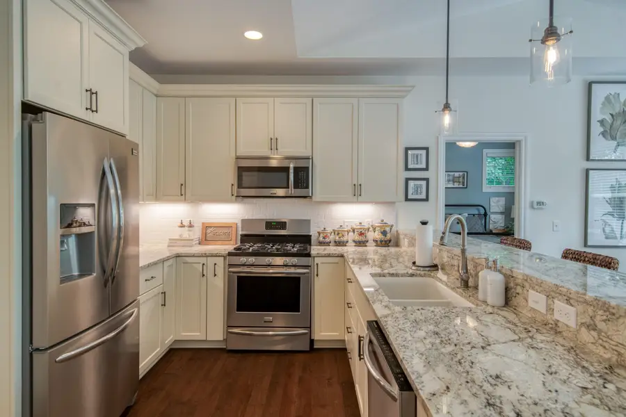 818 N Bay Cliff DR, Suttons Bay, MI 49682 - #2