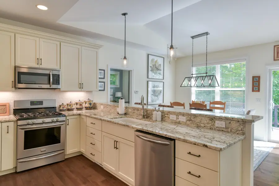 818 N Bay Cliff DR, Suttons Bay, MI 49682 - #3