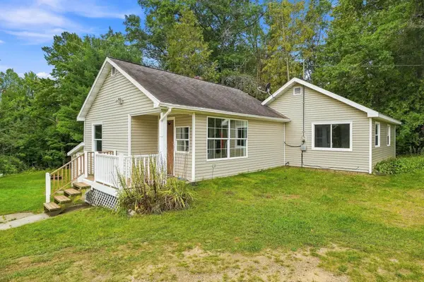 1893 W Maple Grove RD, Farwell, MI 48622