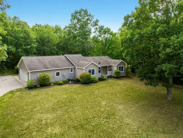 11777 Many Oaks, Interlochen, MI 49643